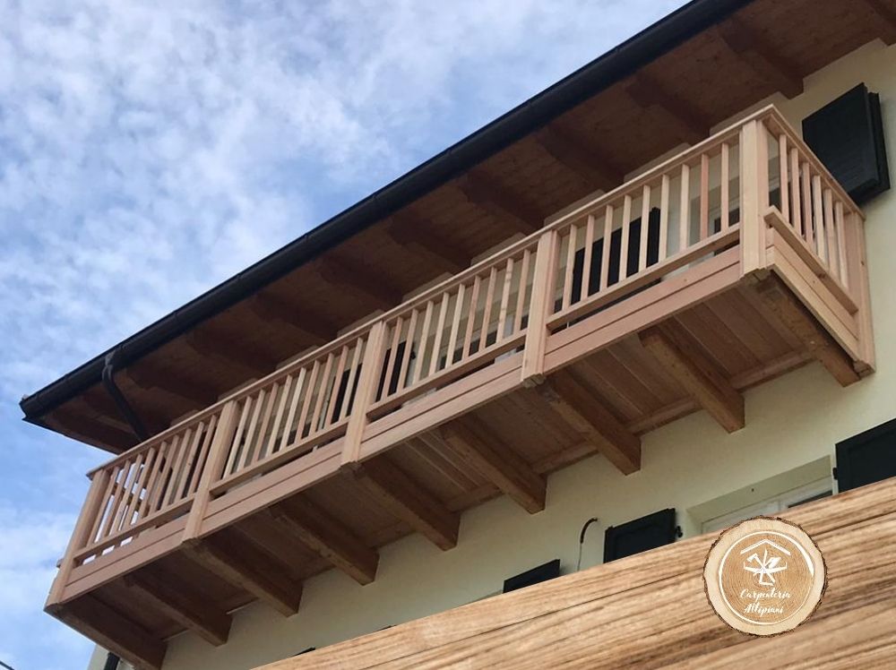 Poggioli e balconi in legno trentino